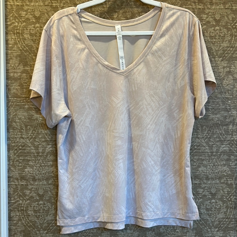 Lululemon Women's V-Neck Beige shortsleeved Tee, Size 8​